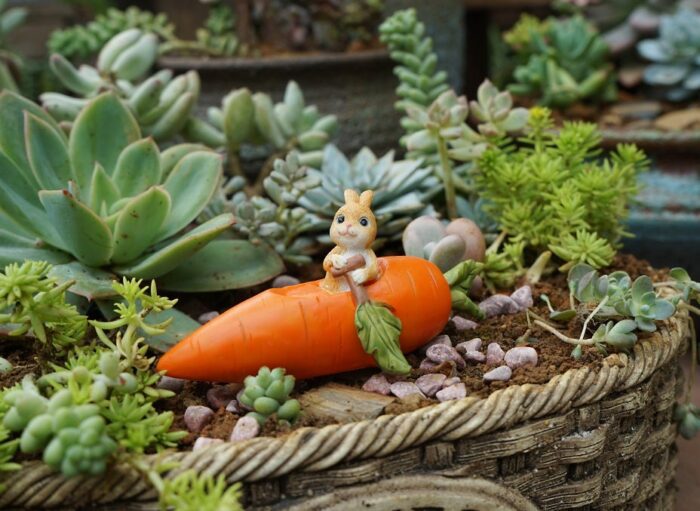 1Pcs Fairy Miniature Rabbit With Carrot Boat , Garden Supplies Terrarium Diy Accessories Animal Figurines