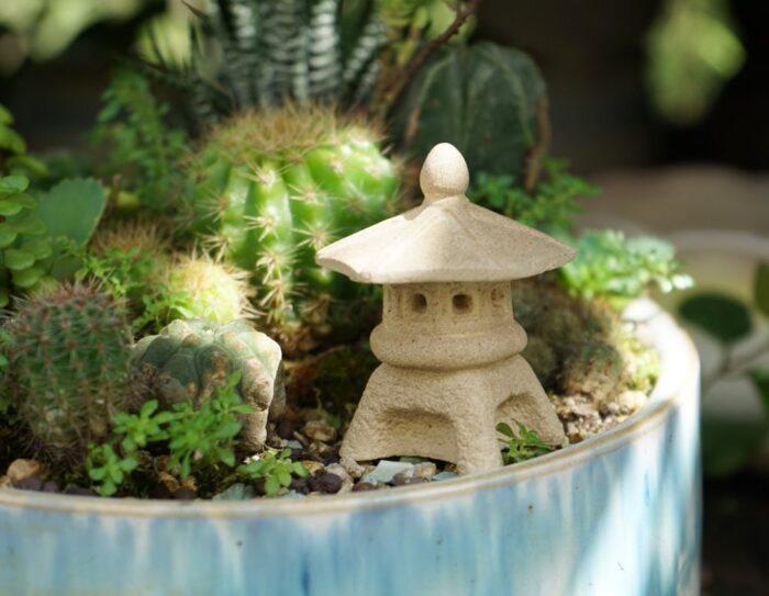 1Pcs Miniature Small Hexagonal Stone Lamp , Fairy Garden Accessories, Terrarium Supply Gardening Figurines