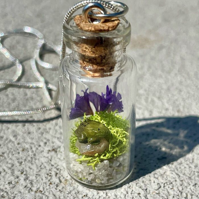 Frog Terrarium Necklace | Cottagecore Pendant Mini Forest Jewelry Preserved Moss & Flowers Green Orange Vial Gift