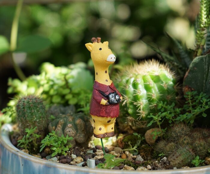Miniature Animal Tiny Giraffe With Camera Fairy Garden Supplies & Accessories , Mini Animals For Fairies & Terrariums
