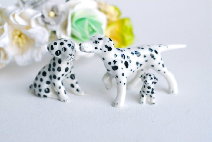 Miniature Ceramics Supplies, Micro Mini 101 Dalmatian Dogs Family , Miniatures, Accessories, Deacoration Paper Flowers, Terrarium