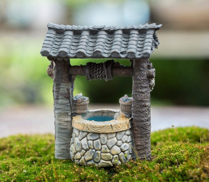 Miniature Small Old Well Figure Fairy Garden Supplies Terrarium Accessories